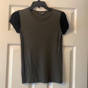 Vince. T-Shirt size Large